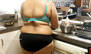 Broad upon the beam boobs Bhabhi upon the Kitchen wearing panties and brassiere