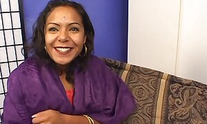 My Indian aunty Amba likes to attain around with chubby dicks