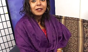 Indian loveliness is doing her first porn casting