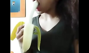 Nhia Krasivaya 2 deepthroats her banana