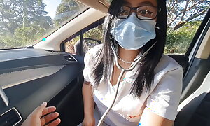 Pinay nurse girl screwed in Public Road inner the car, Pinick involving si nurse libreng kantot para sa libreng sakay