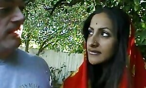 Indian slut in sari sucks meaty boner while getting her wet starved cunt gangbanged