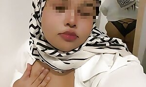 Hijabi doll blow sex-toy