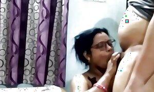 Indian Handsomeness Desi Hot Wife Suck off Blowjob and Pussy Fucking