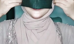 Hijab sweeping tries anal objurgation