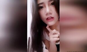 Amateur young chinese girl masturbates with a sex toy